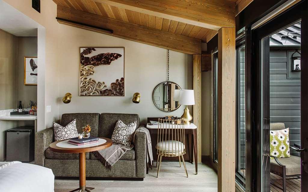 The Charmant Hotel La Crosse Δωμάτιο φωτογραφία