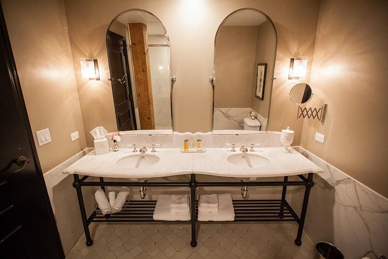 The Charmant Hotel La Crosse Δωμάτιο φωτογραφία